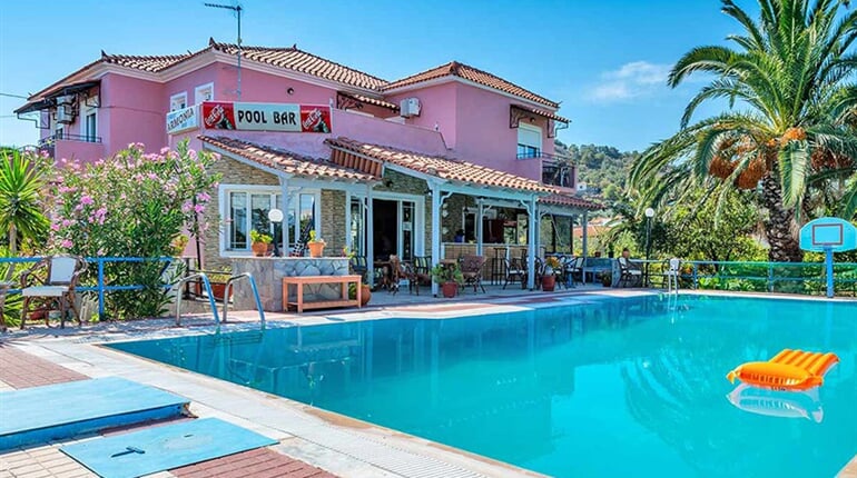 Hotel Armonia - Lefkada: fotografie vybavení exteriérů a interiérů ubytování.