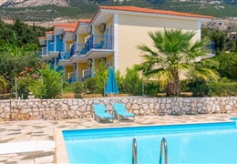 Lourdas - Studia Milos