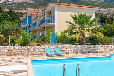 Lourdas - Studia Milos