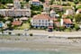 Hotel Kalypso - Kefalonie: fotografie vybavení exteriérů a interiérů ubytování.