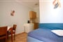Aparthotel Aggelinas: fotografie vybavení exteriérů a interiérů ubytování.