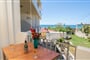 Apartmánový dům Aridas at the Beach: fotografie vybavení exteriérů a interiérů ubytování.