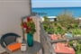 Apartmánový dům Aridas at the Beach: fotografie vybavení exteriérů a interiérů ubytování.