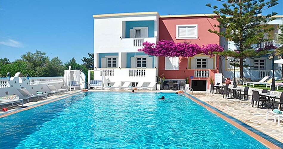 Hotel Saraya Resort - Leros: fotografie vybavení exteriérů a interiérů ubytování.
