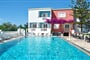 Hotel Saraya Resort - Leros: fotografie vybavení exteriérů a interiérů ubytování.