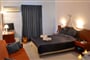 Hotel Saraya Resort - Leros: fotografie vybavení exteriérů a interiérů ubytování.