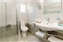 Hotel Saraya Resort - Leros: fotografie vybavení exteriérů a interiérů ubytování.