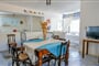 Apartmánový dům Angelica´s Traditional: fotografie vybavení exteriérů a interiérů ubytování.