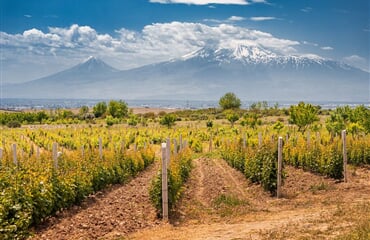 To nejlepší z Arménie + SKALNÍ KLÁŠTER GEGHARD + KULTURNÍ TRADICE A KUCHYNĚ