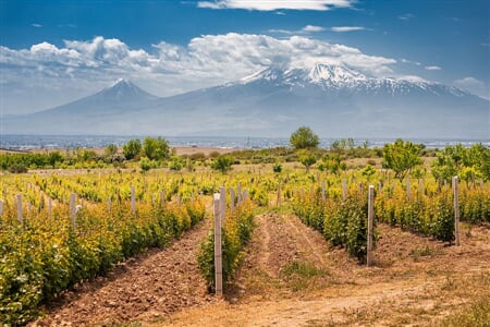 To nejlepší z Arménie + SKALNÍ KLÁŠTER GEGHARD + KULTURNÍ TRADICE A KUCHYNĚ