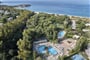 Letecký pohled na areál hotelu, Maracalagonis, Sardinie