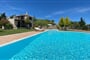 Vily Anemones Villas: fotografie vybavení exteriérů a interiérů ubytování.