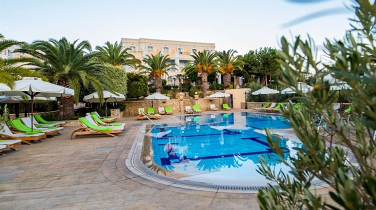 Hotel Crithoni´s Paradise: fotografie vybavení exteriérů a interiérů ubytování.