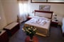 Hotel Crithoni´s Paradise: fotografie vybavení exteriérů a interiérů ubytování.