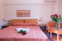 Hotel Crithoni´s Paradise: fotografie vybavení exteriérů a interiérů ubytování.