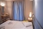 Apartmánový dům Villa Theodora: fotografie vybavení exteriérů a interiérů ubytování.