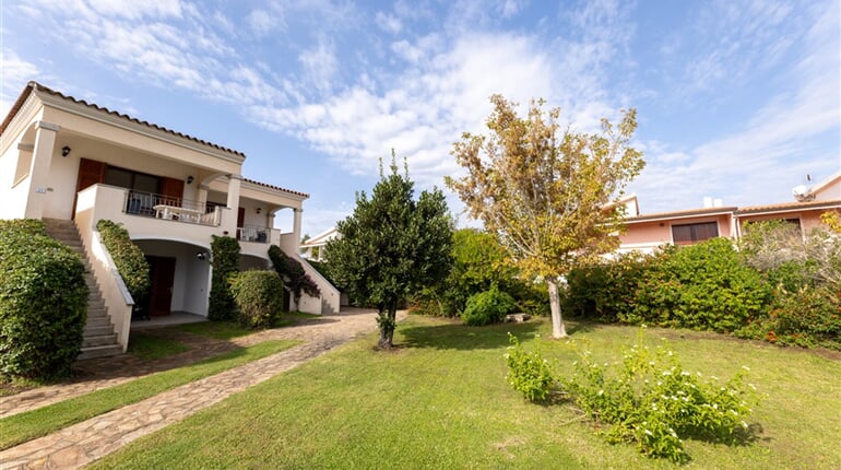 Exteriér apartmánů, Budoni, Sardinie