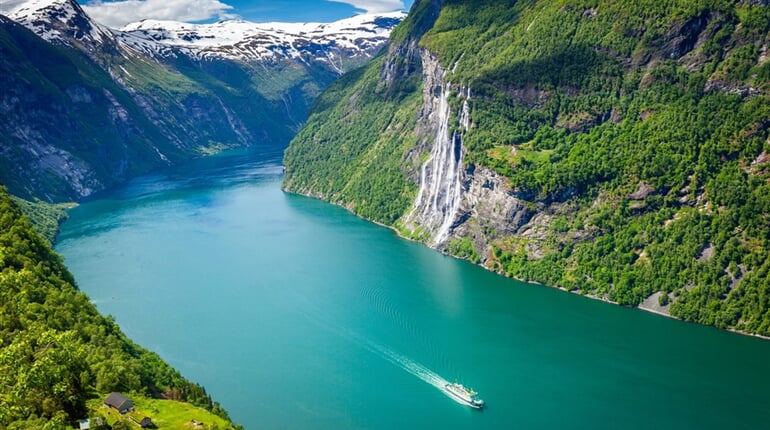 Norsko - Gieranger fjord a vodopád Seven Sisters