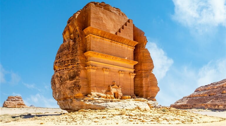 Saúdská Arábie - Hegra, pískovcové hrobky (UNESCO)