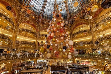 Adventní Paříž A Kabaret V Moulin Rouge – Letecky