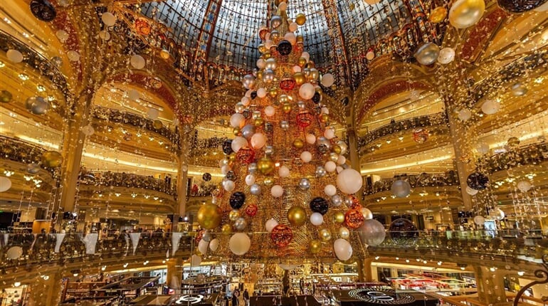 Poznávací zájezd Francie - adventní Paříž - galerie Lafayette
