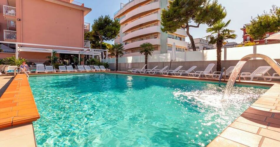 Hotel D'Anunnzio, Jesolo (1)