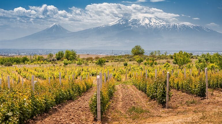 Foto - To nejlepší z Arménie + SKALNÍ KLÁŠTER GEGHARD + KULTURNÍ TRADICE A KUCHYNĚ