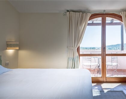 Pokoj family, Chia, Sardinie