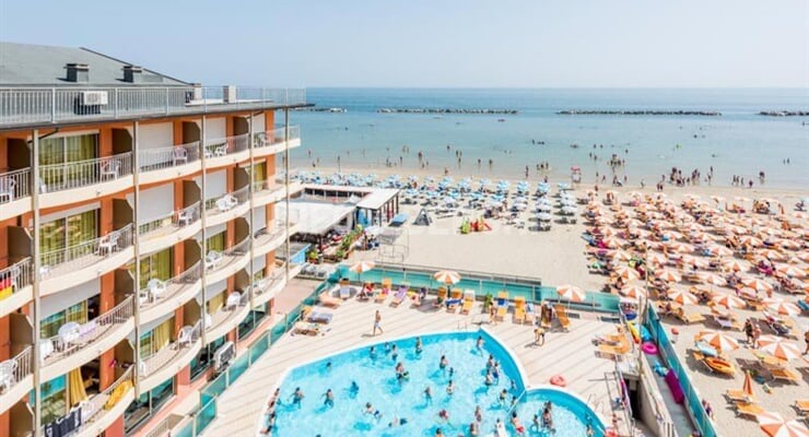 Hotel Adria Beach, V. di Cesenatico (19)