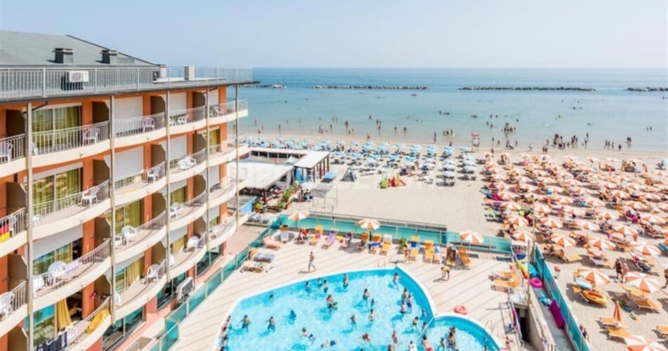 Hotel Adria Beach, V. di Cesenatico (19)