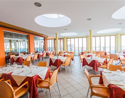 Hotel Adria Beach, V. di Cesenatico (6)