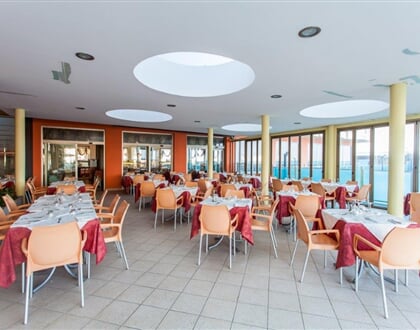 Hotel Adria Beach, V. di Cesenatico (7)