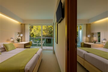 Vespera, rodinná izba, strana park 2 (2)