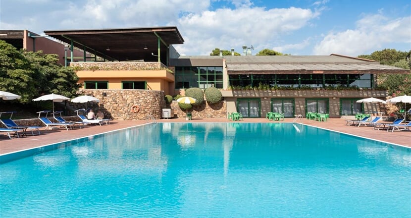 appartamenti sardegna con piscina