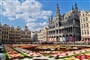 Květinový koberec v Bruselu na náměstí Grand Place (Belgie)