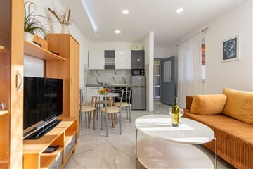 Baška Voda - Ivan vila ***