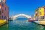Kamenný most ve městě Chioggia - cestování po Itálii