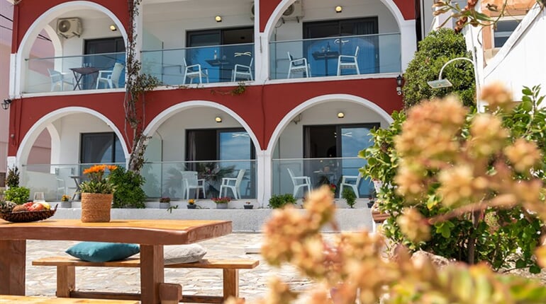 Studia Villa Milano: fotografie vybavení exteriérů a interiérů ubytování.