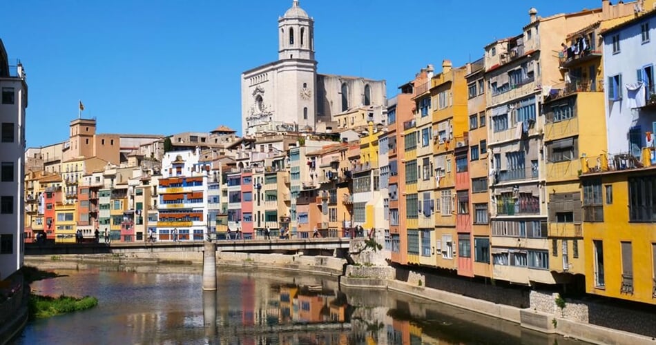 Historické město Girona ve Španělsku - zájezdy na pobřeží Costa Brava