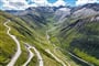 Silnice přes sedlo Furka Pass - poznávací zájezdy s turistikou do Švýcarska