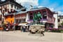 Památník v Chamonix - cestování po francouzských horách