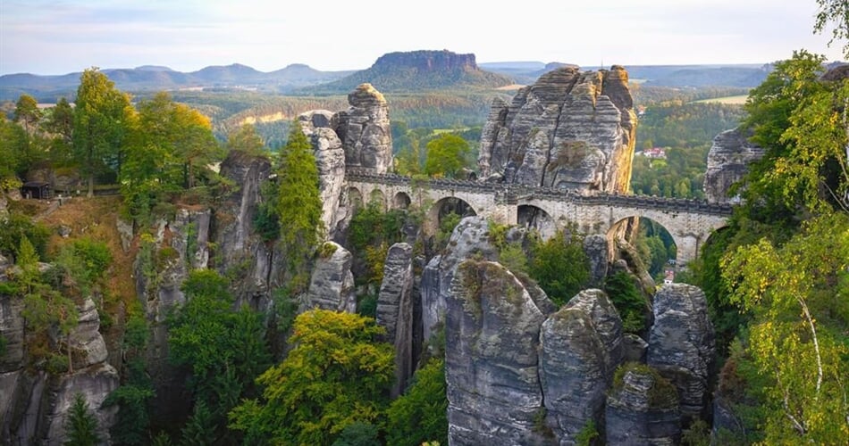 Skalní most Bastei v Saském Švýcarsku
