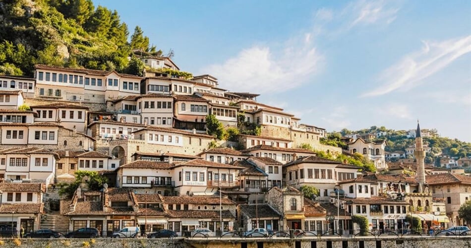 Město Berat - poznávací zájezdy do Albánie