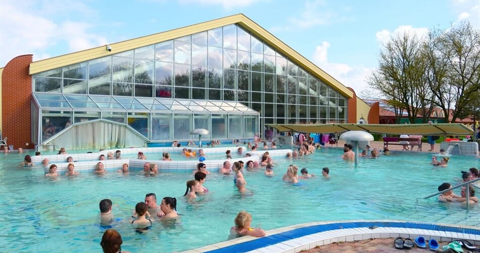 Termální lázně Corvinus ve Velkém Meděru