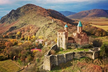 To nejlepší z Gruzie + TAJEMNÉ HORSKÉ KLÁŠTERY + VÝROBA KOŇAKU A VÍNA