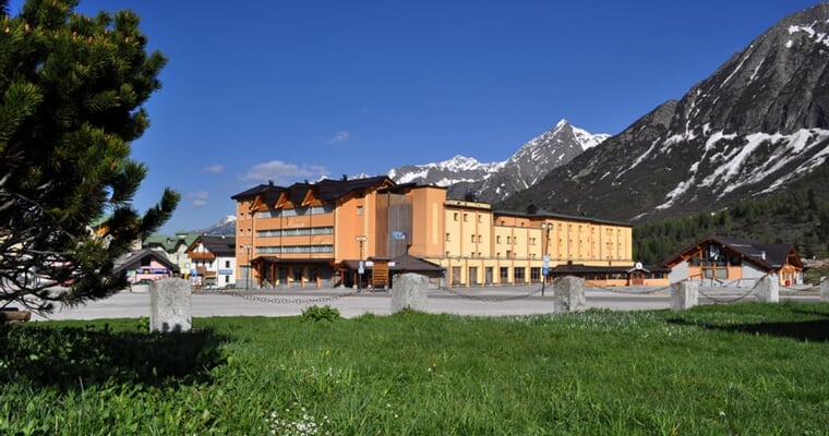 Grand Hotel Miramonti, Passo Tonale (1)