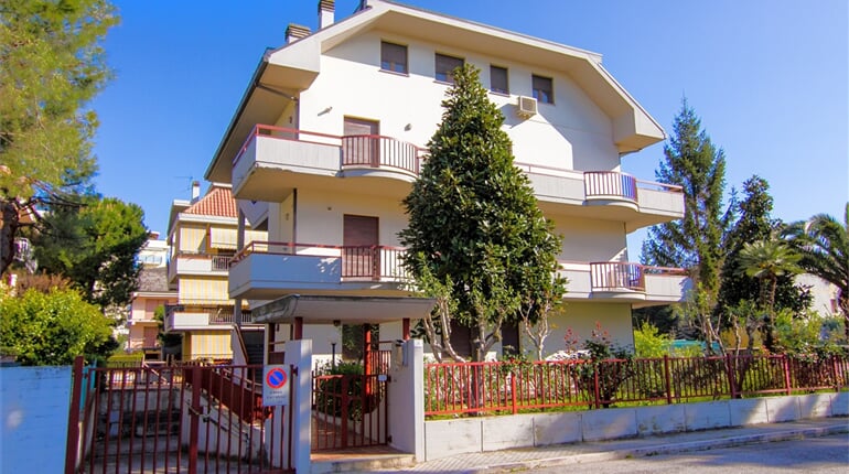 Pallazina Magnolia, San Benedetto del Tronto (1)