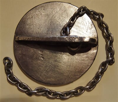 Originál pečetidla v Jílovém, pohled na celé pečetidlo s řetízkem