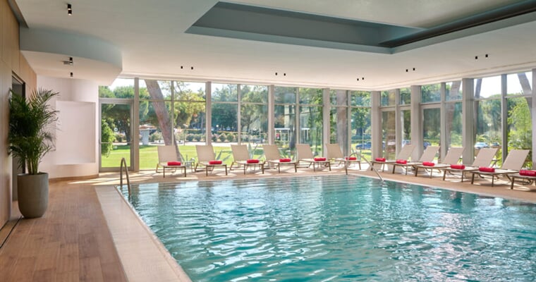 Hotel Pelegrin   bazén s wellness