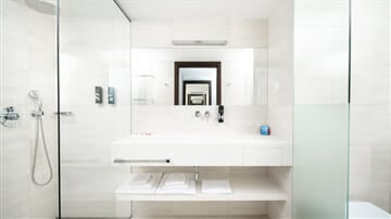 Hotel Parentium Plava Laguna kúpeľňa v izbe Premium